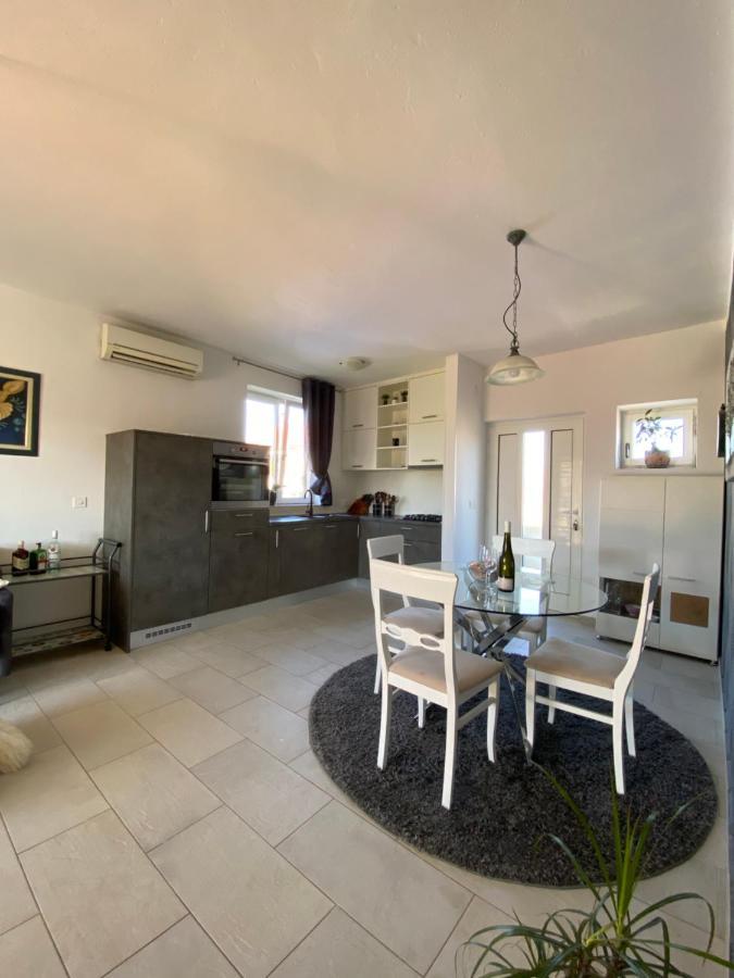 Ferienwohnung Beautiful Island House Ugljan Exterior foto